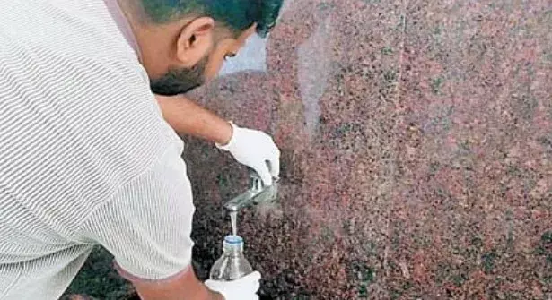 पेयजल में गंदगी : 4 केमिस्ट के भरोसे 15 प्लांट, ड्राइवर ले रहा है सैंपल