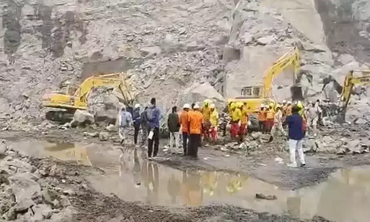 ढेंकनाल की पत्थर खदान में बड़ा हादसा: ड्रिलिंग के दौरान पहाड़ टूटा