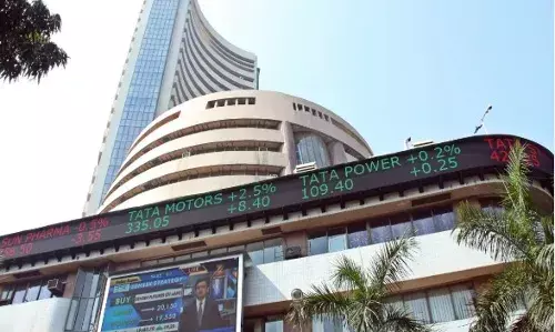 निफ्टी ने बनाया रिकॉर्ड हाई, सेंसेक्स अब भी लाल निशान पर, IT-बैंकिंग शेयरों में गिरावट