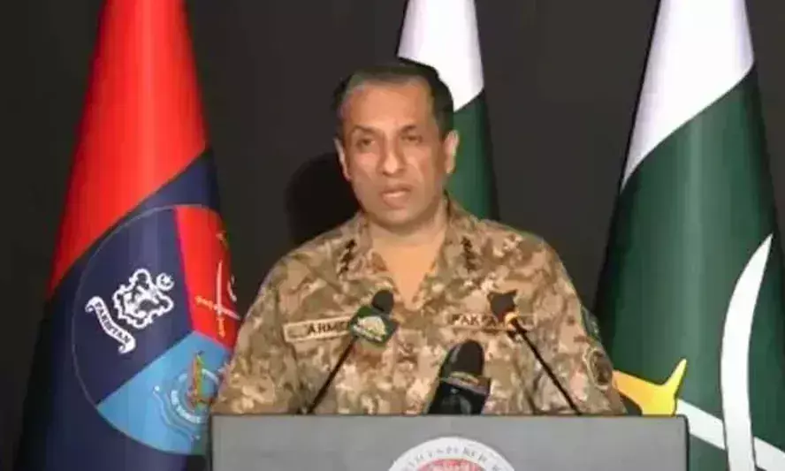 भारत विरोध में जोकर जैसी भाषा क्यों बोलने लगे पाक सेना के DG ISPR?