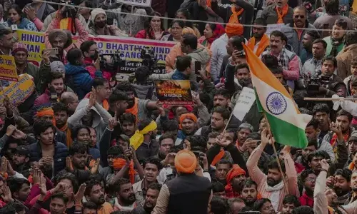 बांग्लादेश में हिंदुओं पर हमले, भारत में विपक्ष मौन