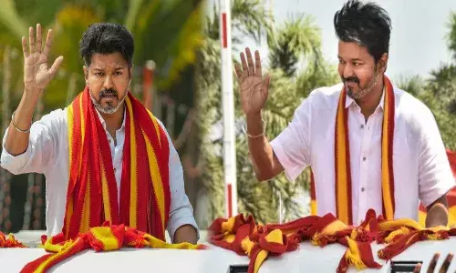 करूर भगदड़ केस: CBI ने एक्टर के कैंपेन में उपयोग बस जब्त की, विजय के लिए समन जारी