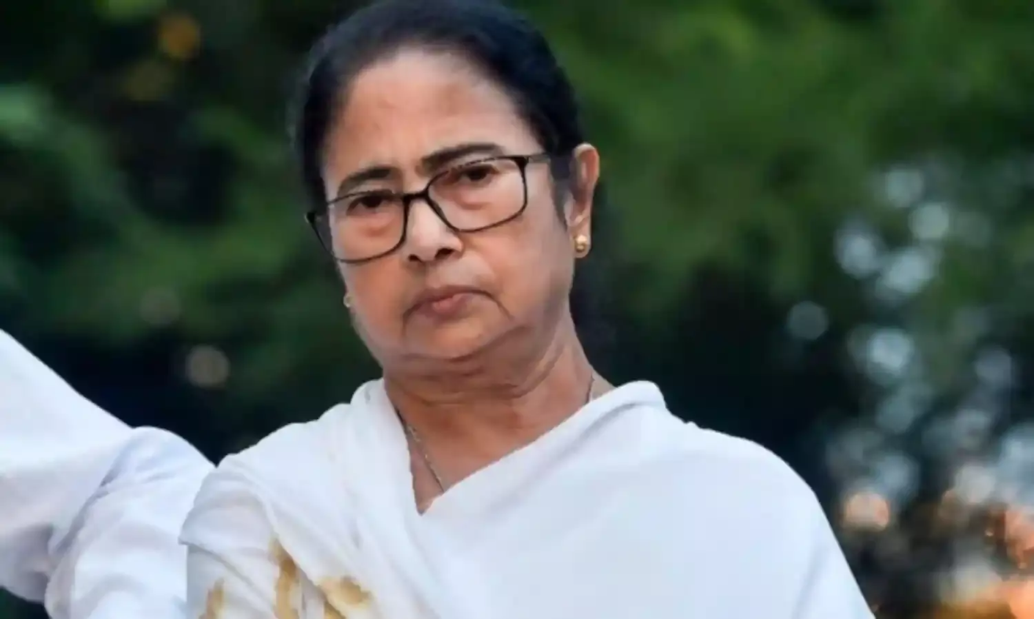 आखिर क्या छुपा रही हैं ममता बनर्जी