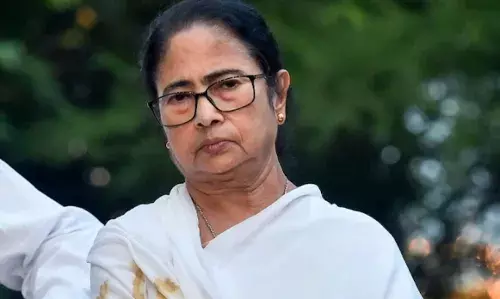 आखिर क्या छुपा रही हैं ममता बनर्जी