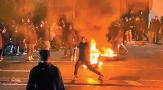 ईरानः ट्रंप एक और संघर्ष पर उतारू क्यों?