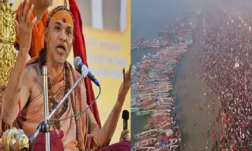 संगम स्नान में राजनीतिक डुबकी