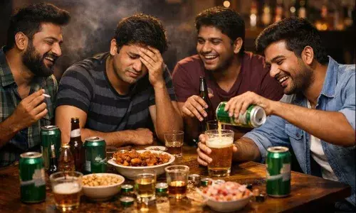 दो दोस्तों ने मिलकर पी 11 केन बीयर फिर गले में फंसा खाना, सॉफ्टवेयर इंजीनियरों की दर्दनाक मौत