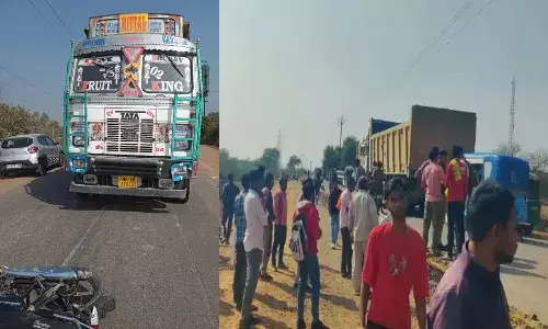 UP से बेटी को JEE का पेपर दिलाने आए परिवार को डंपर ने कुचला, पति-पत्नी और बेटी की मौत UP से बेटी को JEE का पेपर दिलाने आए परिवार को डंपर ने कुचला, पति-पत्नी और बेटी की मौत