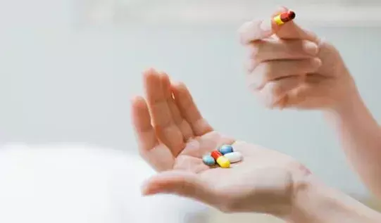 सेहत अलर्ट: सोशल साइट्स की दवाओं और सप्लीमेंट से स्वास्थ्य को गंभीर खतरा