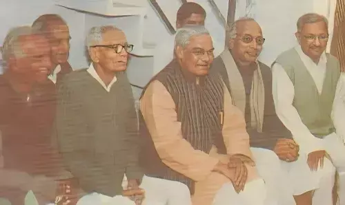 नींव के पत्थर लक्ष्मणराव तराणेकर जी और ग्वालियर वालों के प्रिय तराणेकर जी