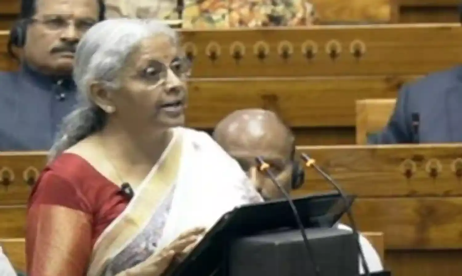 Budget 2026: टैक्स में राहत नहीं, कैंसर की 17 दवाएं सस्ती, जाने और क्या बड़े घोषणाएं