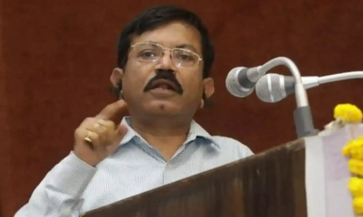 पूर्व IAS मनोज श्रीवास्तव का बयान: ब्राह्मण जाति नहीं, वर्ण हैं