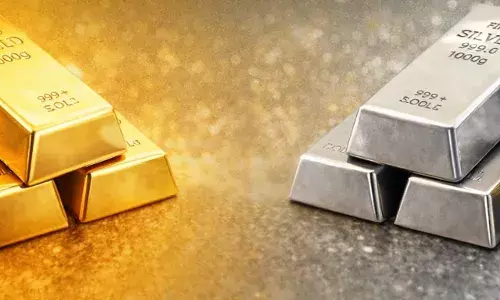 तीन दिन में चांदी में ₹1.60 लाख की गिरावट, सोने के दाम भी घटे