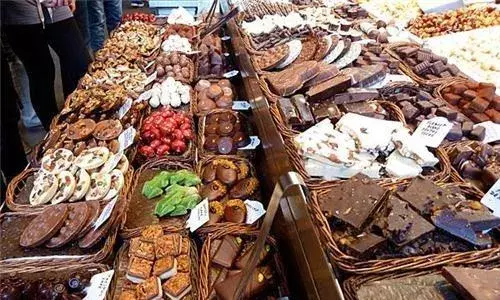 भारत के किस शहर को चॉकलेट टाउन के नाम से जाना जाता है?