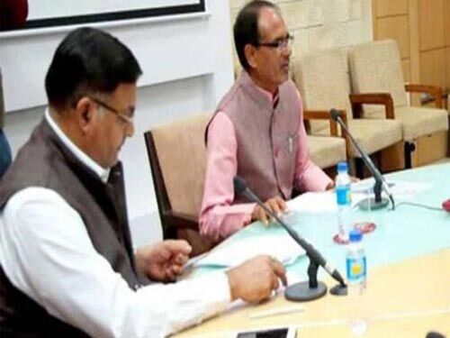 मध्य प्रदेश कैबिनेट : 2005 के बाद शासकीय सेवा में आए कर्मचारियों को ग्रेच्युटी देगी सरकार, पुराने बिल माफ
