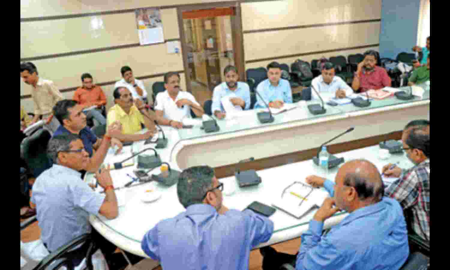 जब तक कंट्रोल कमांड सेंटर नहीं बनेगा तब तक कैसे शुरू होंगे विकास कार्य