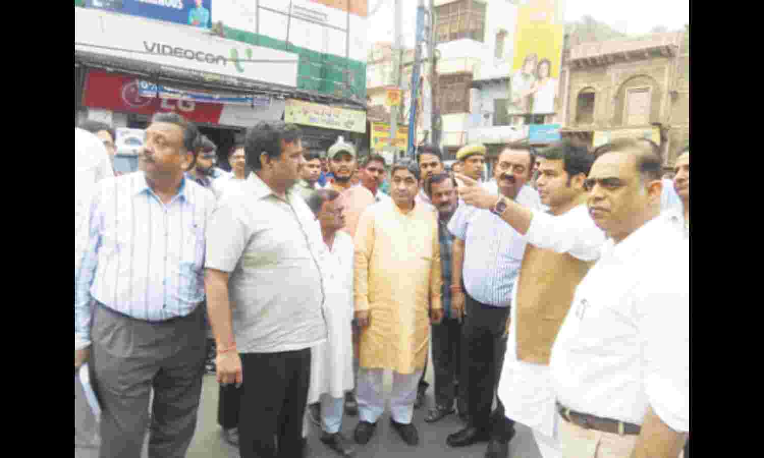 होलीगेट मथुरा का हृदय स्थल है इसे संवारें : ऊर्जामंत्री होलीगेट मथुरा का हृदय स्थल है इसे संवारें : ऊर्जामंत्री