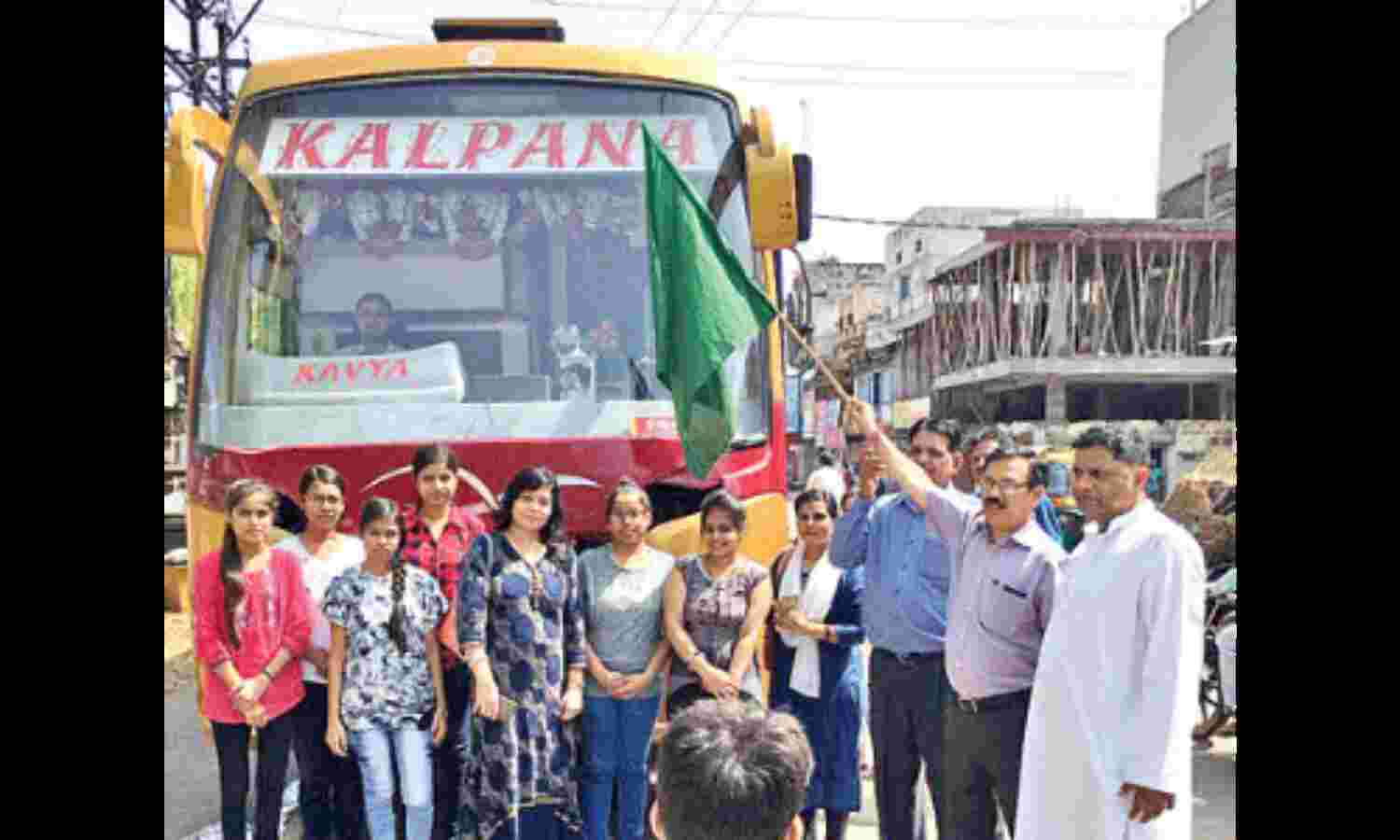 लैपटॉप लेने के लिए 257 बच्चे हुए भोपाल रवाना लैपटॉप लेने के लिए 257 बच्चे हुए भोपाल रवाना