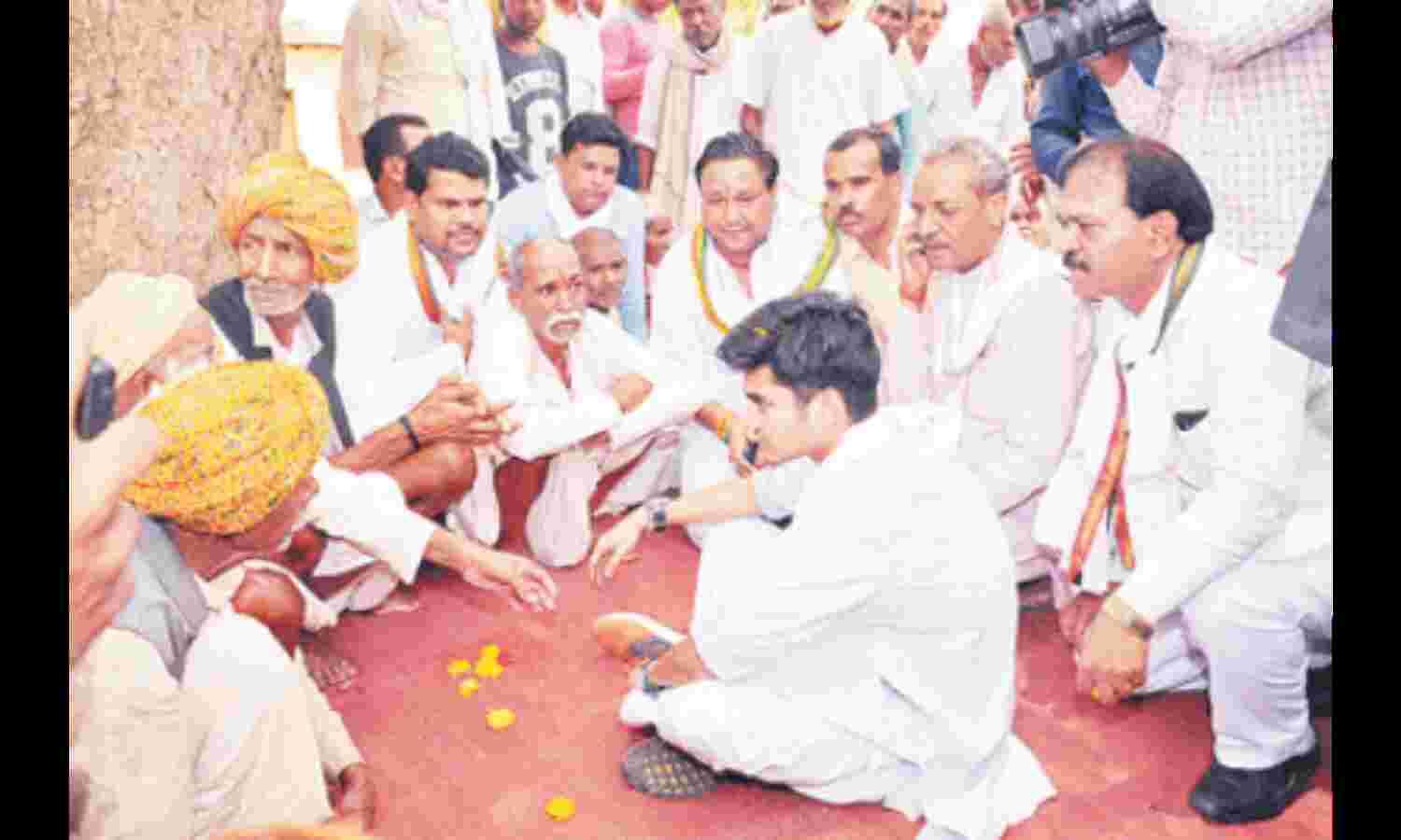 महाराज के नक्शे कदम पर युवराज महाराज के नक्शे कदम पर युवराज