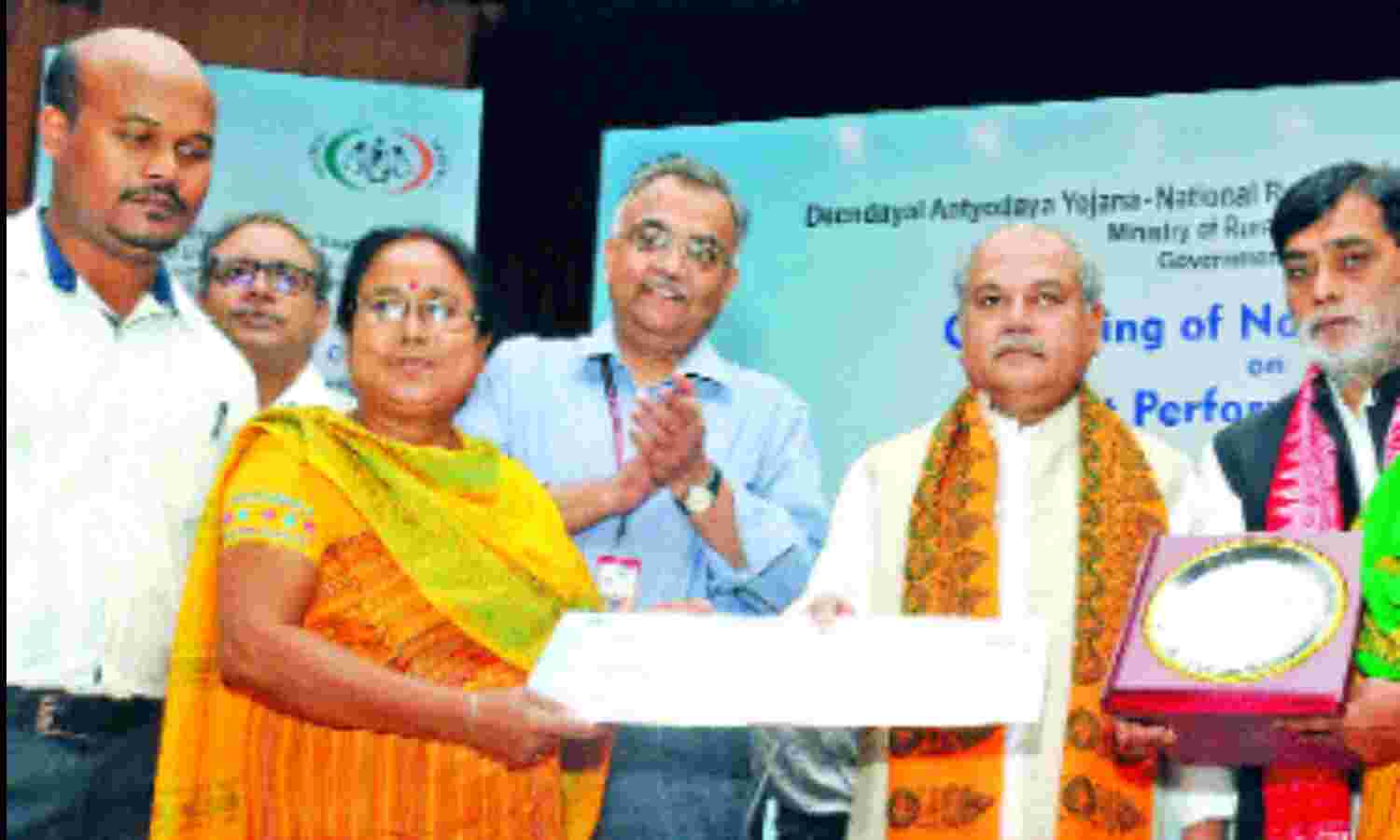 सरकार गांव, गरीब, किसान तक पहुंचने में रही कामयाब : तोमर सरकार गांव, गरीब, किसान तक पहुंचने में रही कामयाब : तोमर