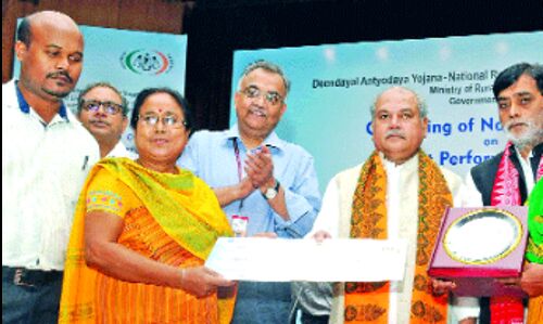 सरकार गांव, गरीब, किसान तक पहुंचने में रही कामयाब : तोमर