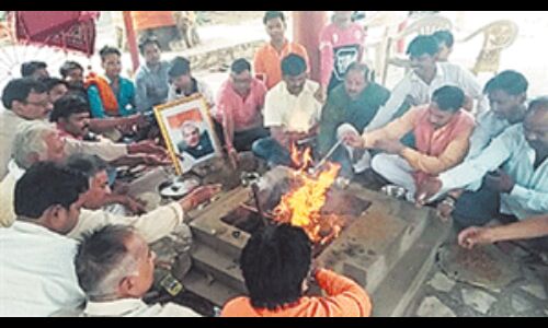 अटल जी का स्वास्थ्य अच्छा होने को किया हवन