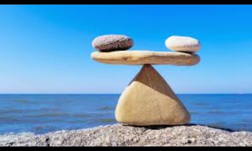 संतुलन में रहना ही सबसे बड़ा धर्म है