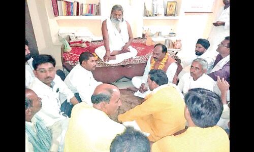 राज्यमंत्री आर्य ने दंदरौआधाम पहुंचकर लिया आशीर्वाद