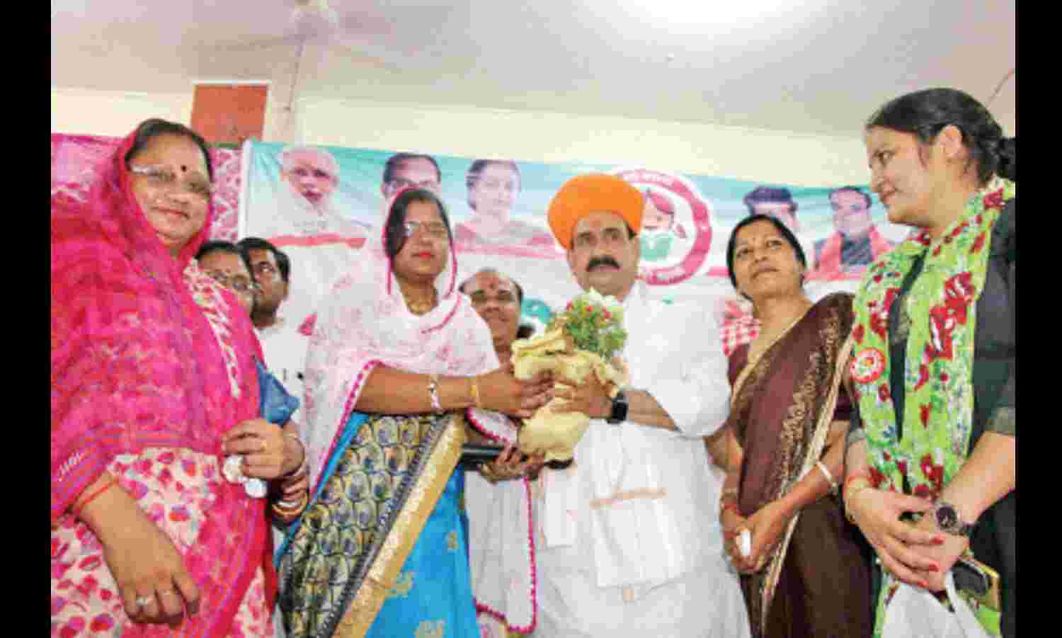 आज में जो कुछ भी हूॅ अपनी मॉ की बदौलत हूॅ : नरोत्तम