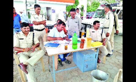 जवान की शिकायत पर खाद्य विभाग ने की पेट्रोल पंप पर छापामार कार्रवाई