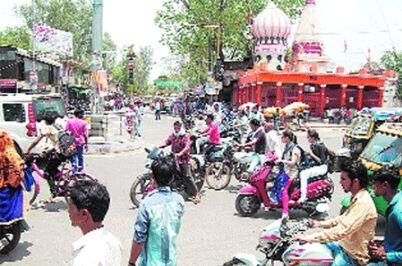 सिग्नल पर शुरू हुआ यातायात