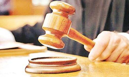 पूर्व मुख्यमंत्रियों से खाली कराएं शासकीय आवास