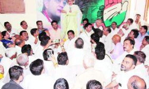 सभी कार्यकर्ता चुनावी तैयारी में जुट जाएं : वर्षा