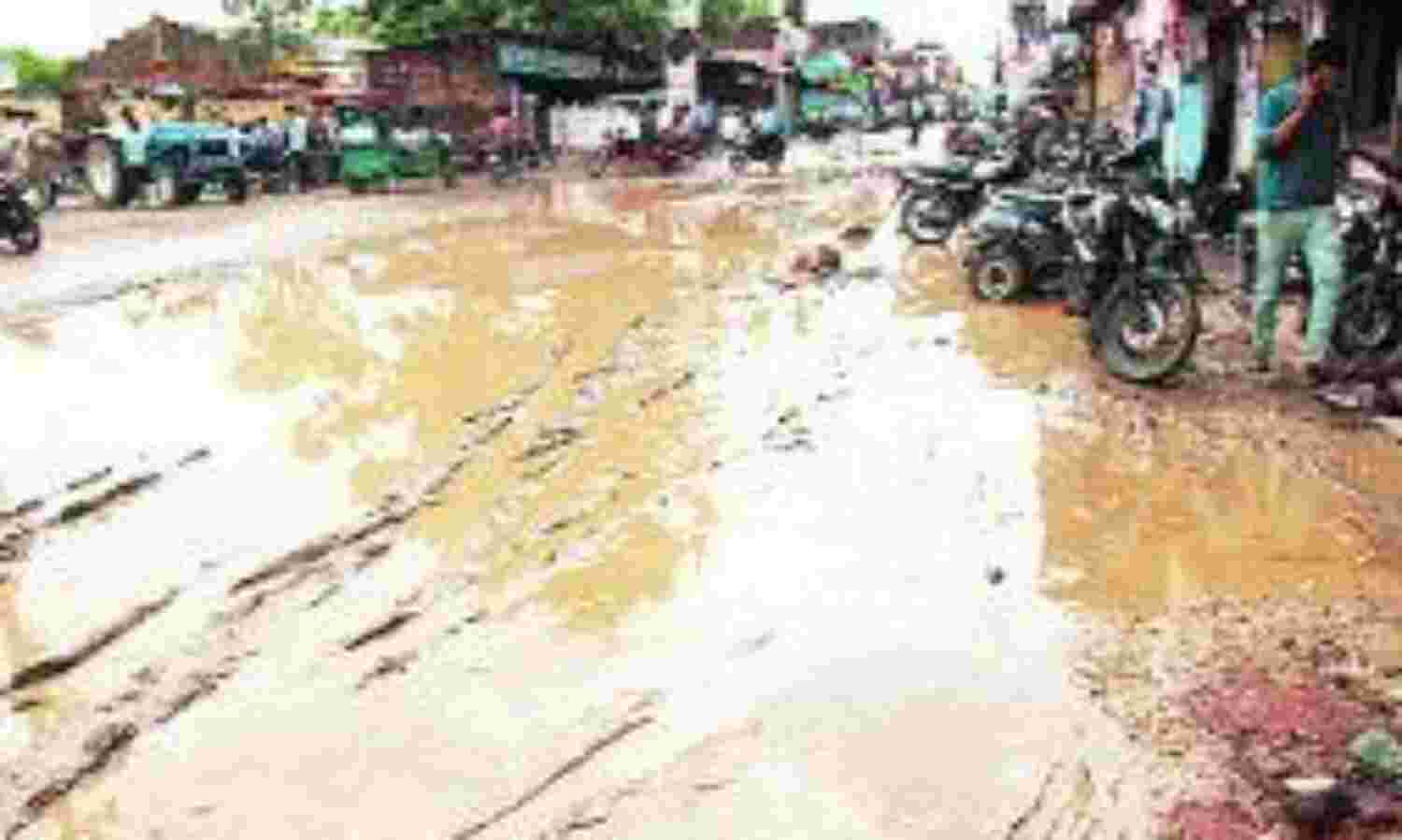 पहली बरसात ने ही बिगाड़े शहर के हालात