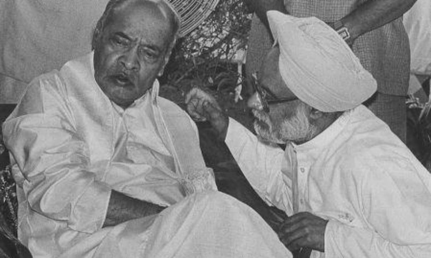 अपरिमित बुद्धिमत्ता के मालिक राव को मोदी का नमन