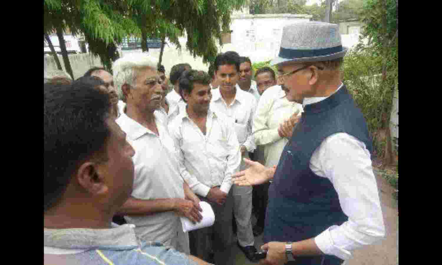 स्वास्थ्य मंत्री से मिला प्रजापति समाज