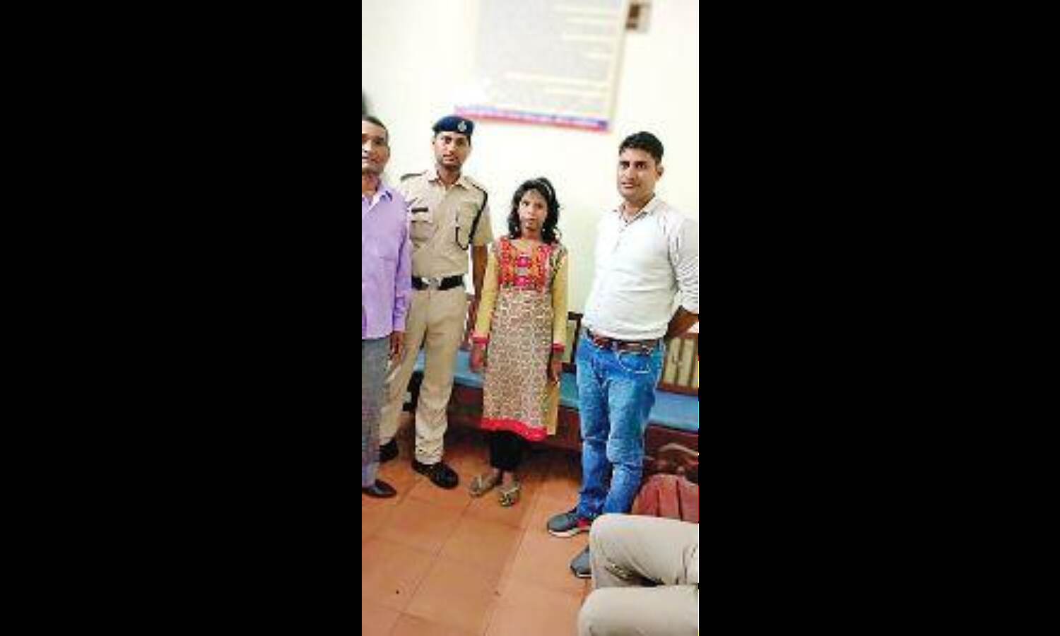 माता-पिता की बेरूखी से मासूम बालिका घर से भागी