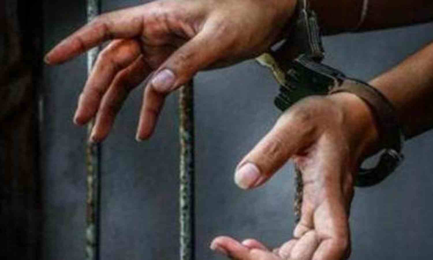 गाजियाबाद रेलवे स्टेशन से फरार गैंगस्टर पुलिस ने किया गिरफ्तार गाजियाबाद रेलवे स्टेशन से फरार गैंगस्टर पुलिस ने किया गिरफ्तार