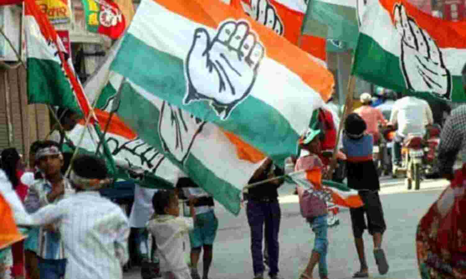 आठ और कांग्रेसियों पर लटकी पार्टी से निष्कासन की तलवार