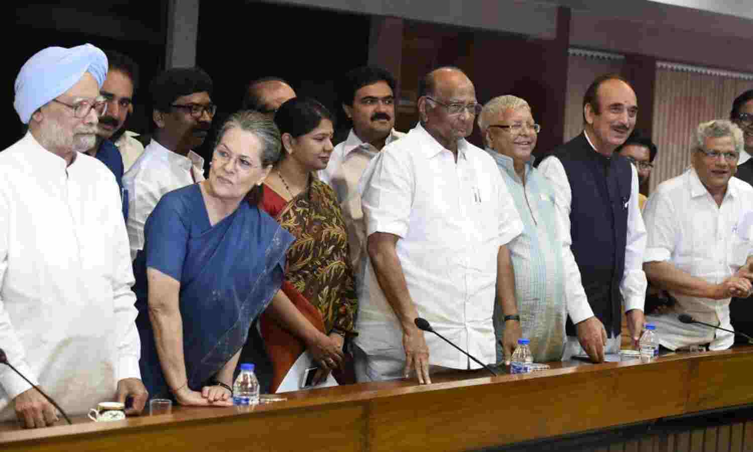 गठबंधन के प्रयासों में पड़ती दरार