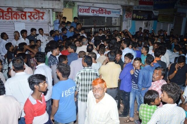 शहर में बेखौफ झोलाछाप डॉक्टर्स : 6 महीने में 12 से ज्यादा लोगों की ले चुके हैं जान शहर में बेखौफ झोलाछाप डॉक्टर्स : 6 महीने में 12 से ज्यादा लोगों की ले चुके हैं जान