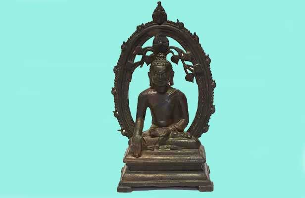 ब्रिटेन : 60 साल पहले नालंदा से चुराई गई बुद्ध की प्रतिमा लौटाई ब्रिटेन : 60 साल पहले नालंदा से चुराई गई बुद्ध की प्रतिमा लौटाई