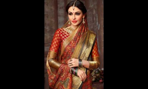 साड़ी के साथ अपनाएं ये टिप्स दिखें और भी आकर्षक