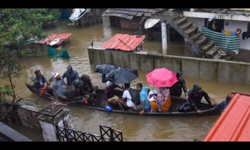केरल की बाढ़ से इंसानी सबक