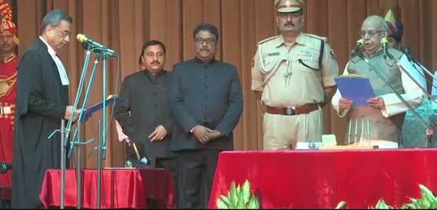बिहार के नये राज्यपाल लालजी टंडन ने ली शपथ