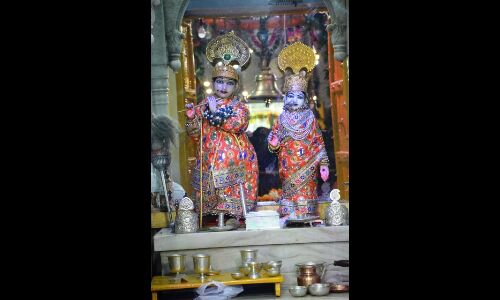 जन्माष्टमी : गोपाल मंदिर में करोड़ों रुपये के आभूषण पहने श्रीराधाकृष्ण मोह रहे सबका मन