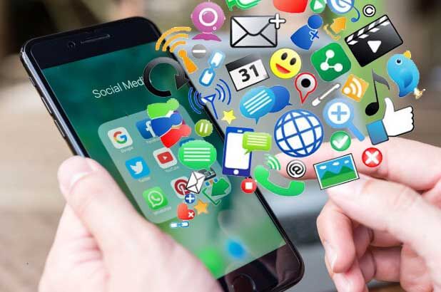 सोशल मीडिया का खौफ