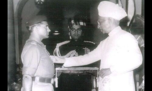 भारतीय अयूब ने दी पाकिस्तानी अयूब को मात