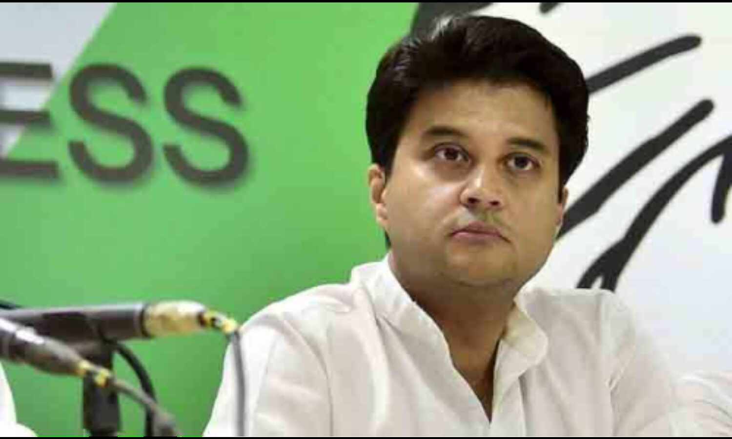 सोशल मीडिया पर चल रही है ज्योतिरादित्य सिंधिया को सीएम बनाने की मुहिम