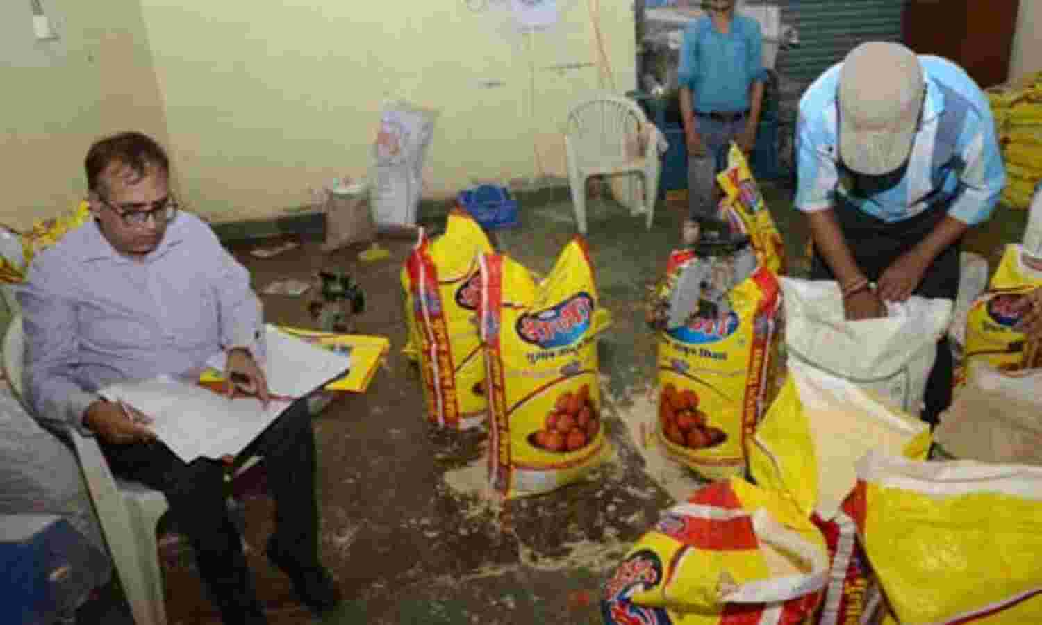 नकली रसगुल्ला बनाने वाली फैक्ट्री पर छापा, दिल्ली पटियाला हाउस के कोर्ट कमिश्नर ने की कार्रवाई